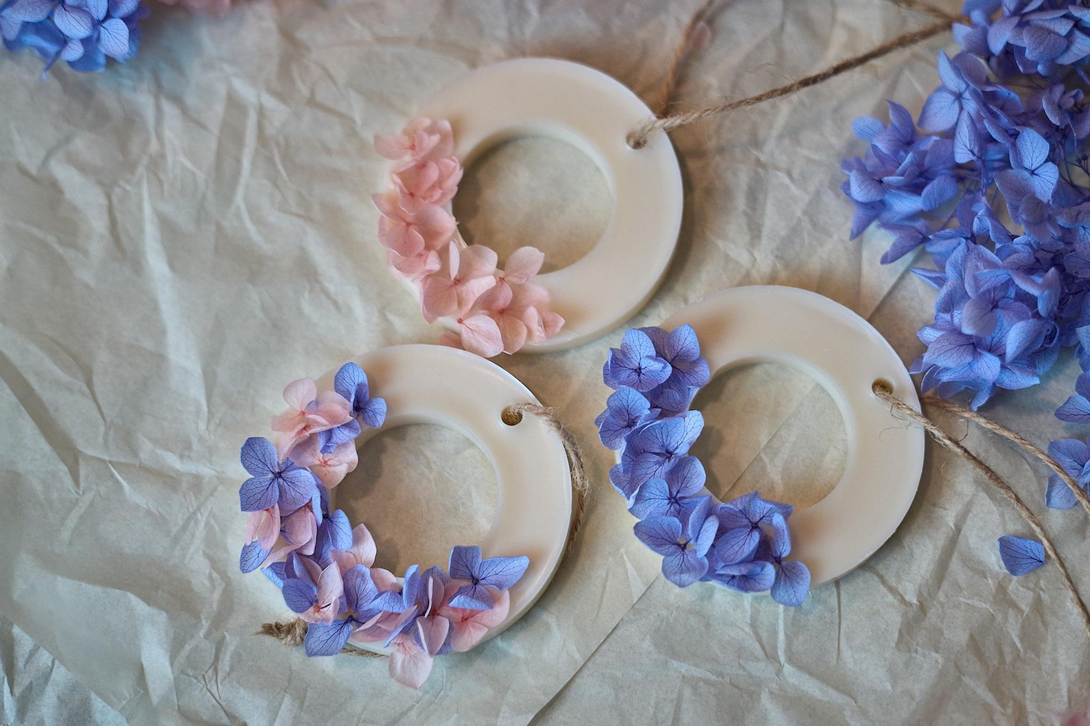 Scented Soy Wax Sachet with Dried Flowers 2